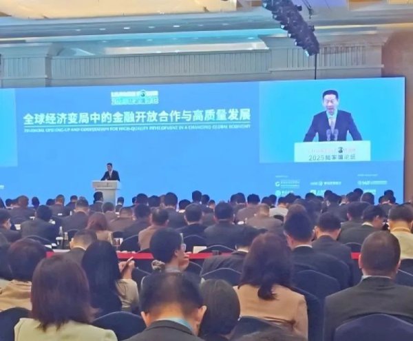 中股网 证监会主席“发令枪”响！公募巨头抢报首批科创债ETF，1.3万亿元市场迎“破局者”